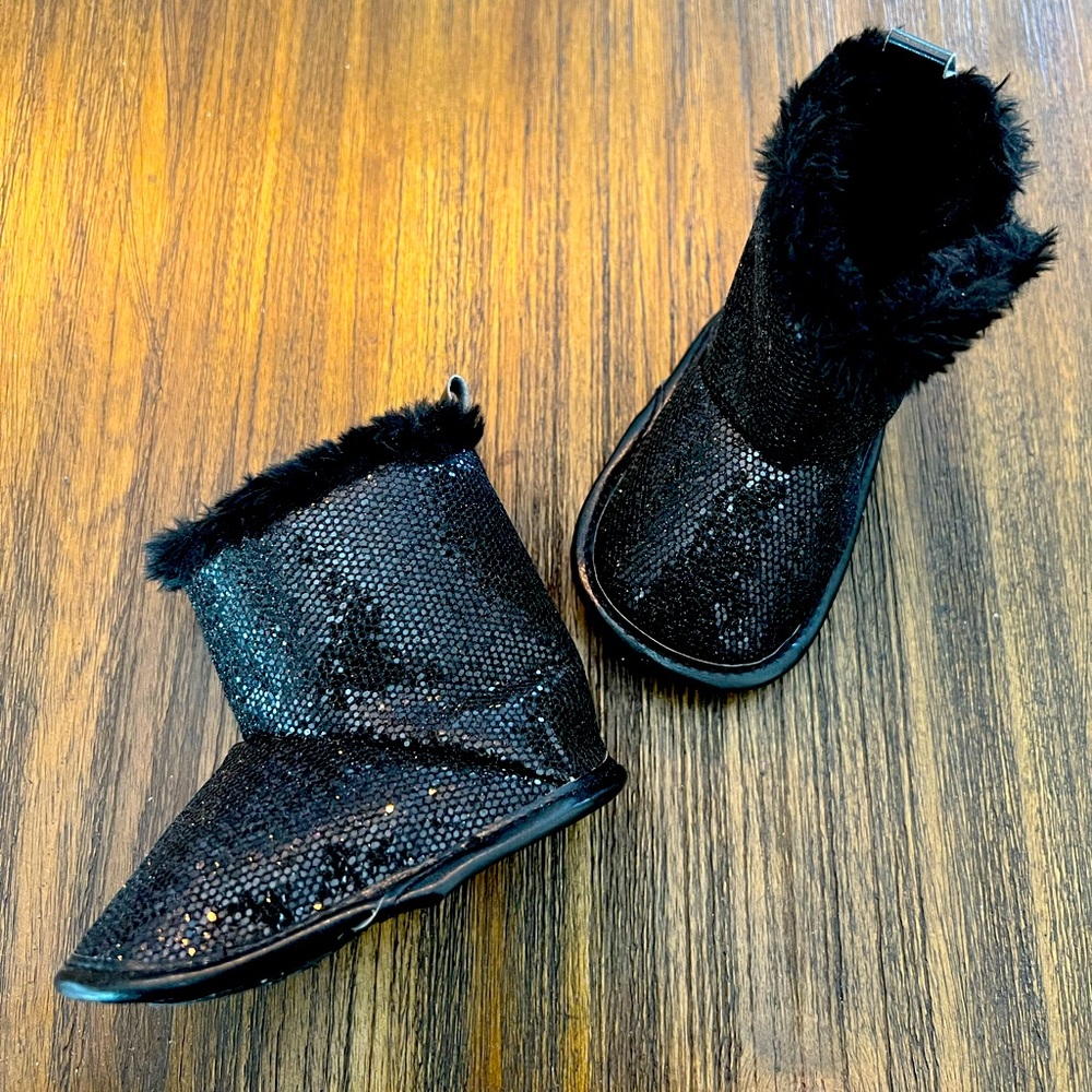BABY GIRL NEWBORN SOFT GLITTER SHINY BOOT BOOTIE CUTE FASHION NEW BLACK FAUX FUR